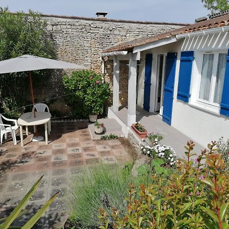 Jolie Maison Familiale Oleronaise Сен-Жорж-д'Олерон Экстерьер фото